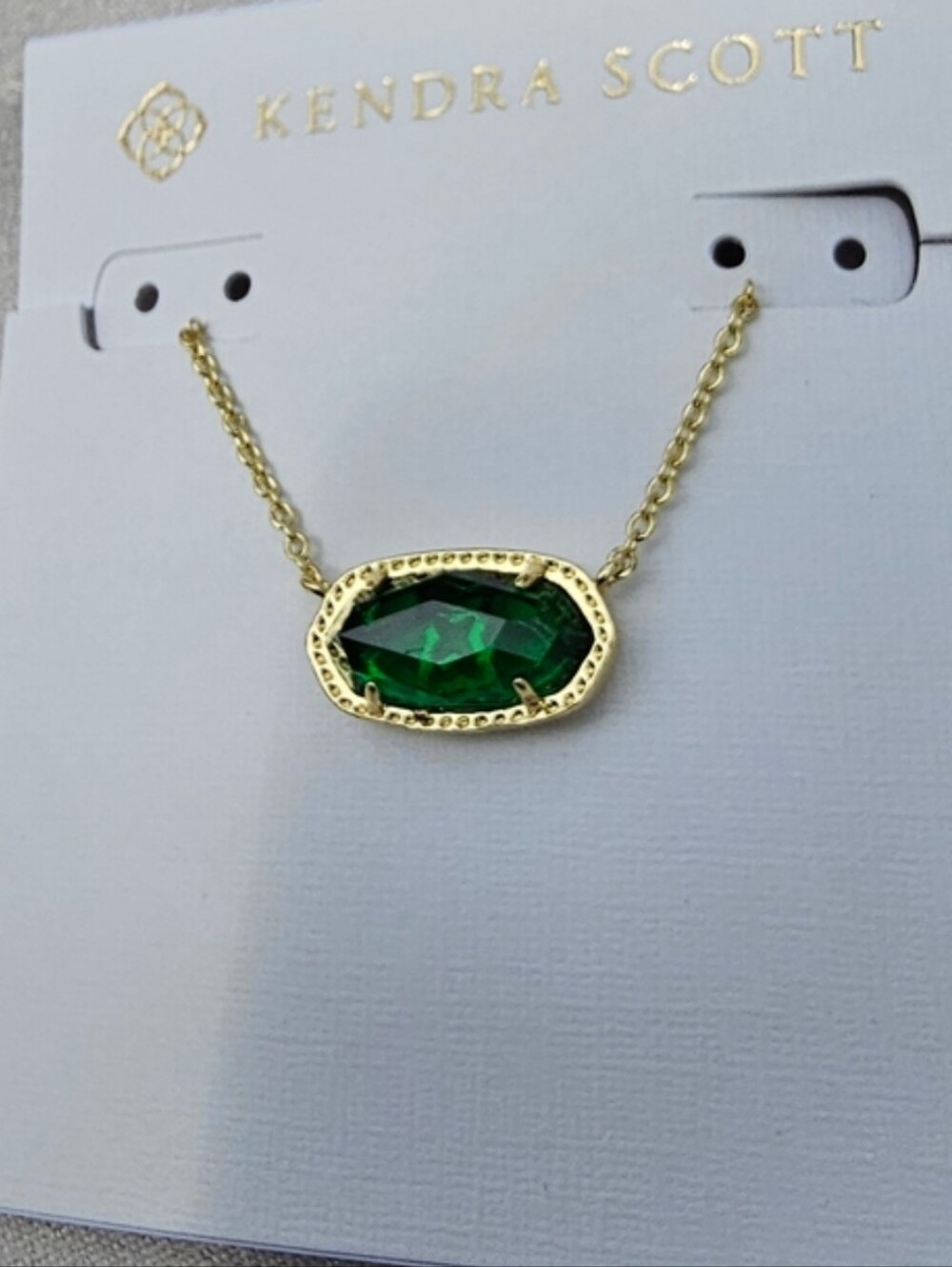 Kendra Scott Elisa Gold Pendant Necklace in Emerald Cat’s Eye - Picture 2 of 2